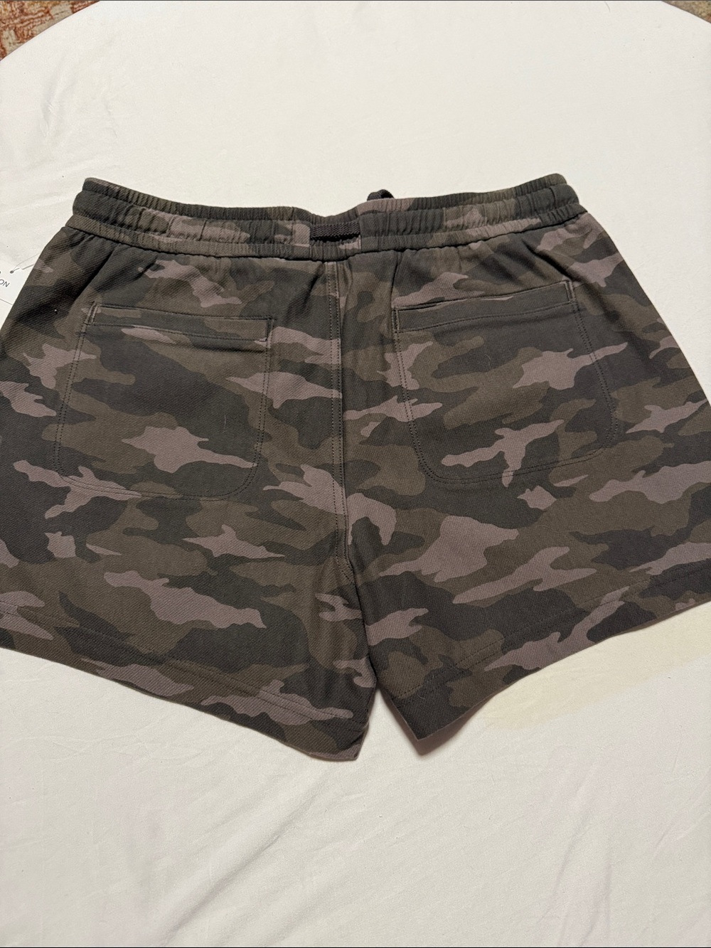 Athleta Camo Farallon Drawstring Shorts Olive Gray Camouflage UPF NWT Size 8 - Picture 3 of 3